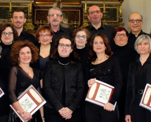 <h4>SAN PIETRO</h4></br><p>Trapani</p> 6 Foto coro San Pietro
