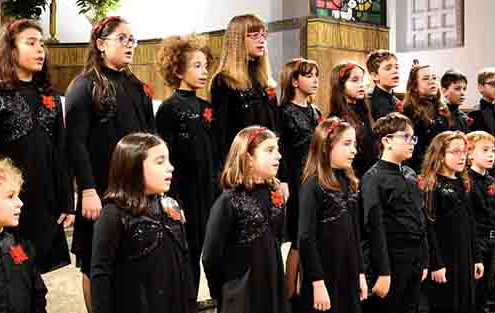 <h4>CORO DAUNO DI VOCI BIANCHE U. GIORDANO</h4></br><p>Foggia</p> 10 coro 2