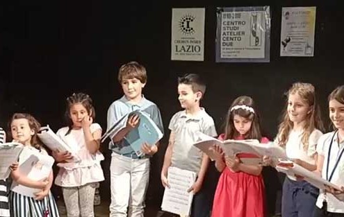 <h4>Coro dei 102</h4></br><p>Roma</p> 6 coro 13